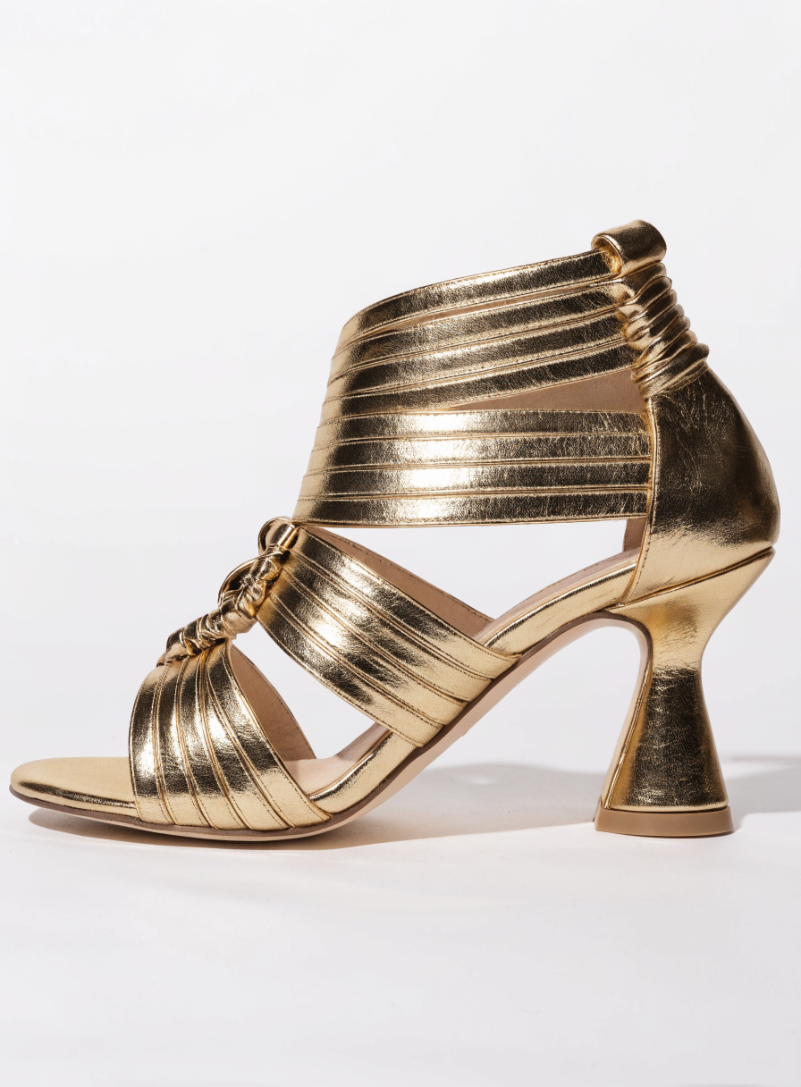 Sandale à talon Angel Alarcon en cuir doré pour l'été